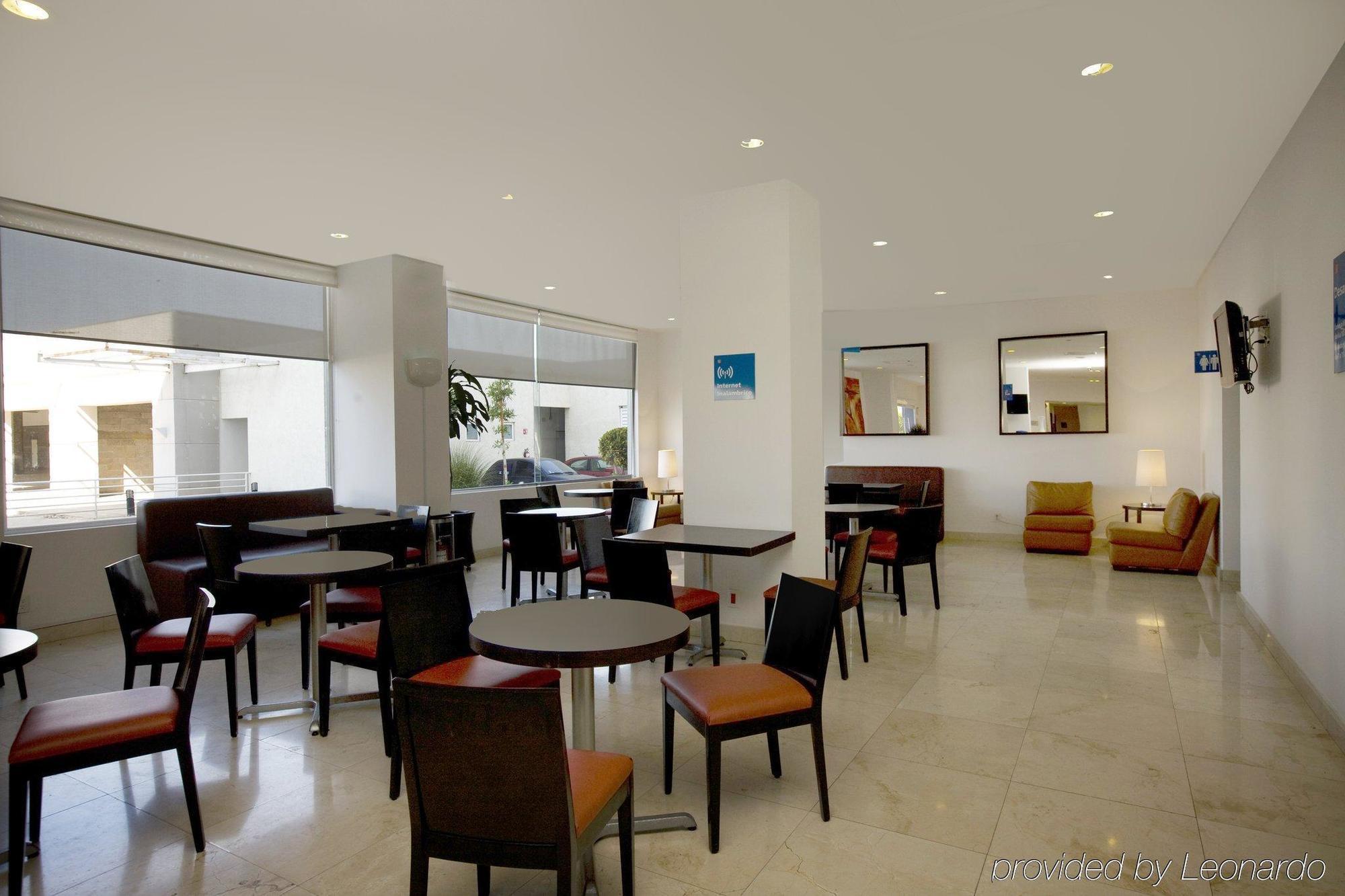 One Aguascalientes Sur Hotel Restaurant photo