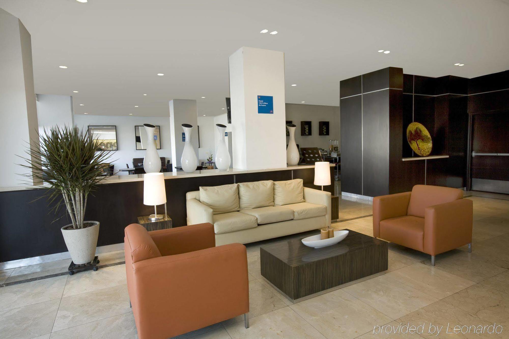 One Aguascalientes Sur Hotel Interior photo