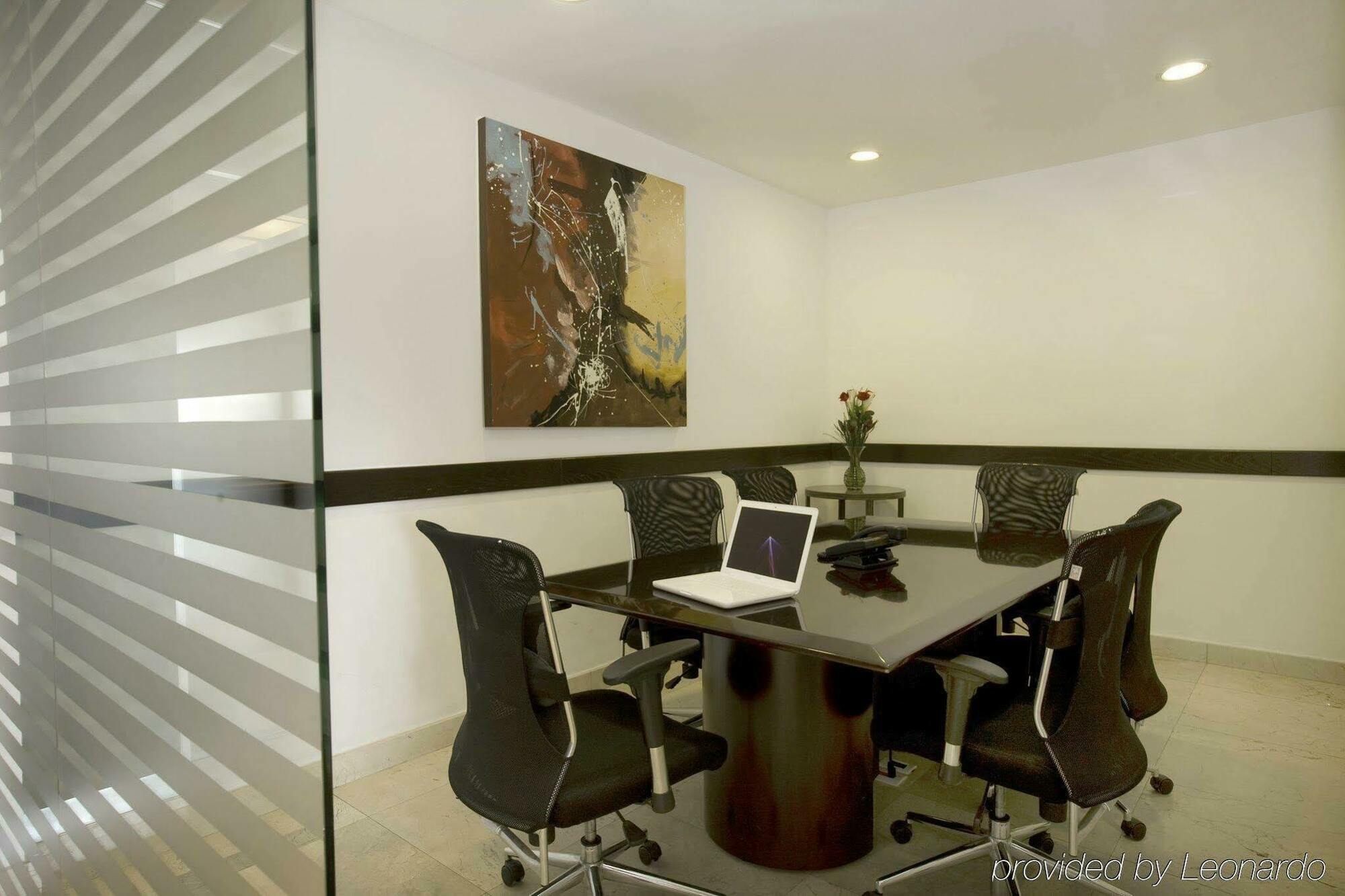 One Aguascalientes Sur Hotel Facilities photo